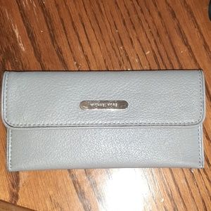 NWOT leather Michael Kors wallet